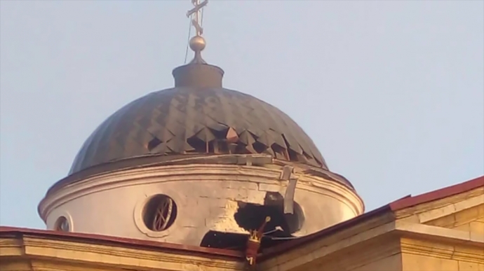 Russian strike damages St Catherine's Cathedral in Kherson – photo, video