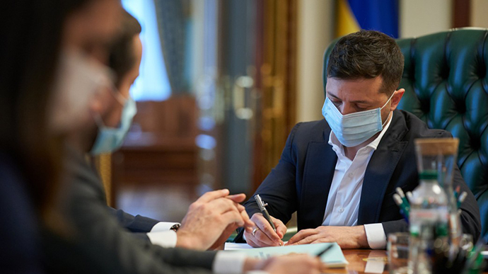 Зеленский ответил на петицию об ответственности за принудительную вакцинацию