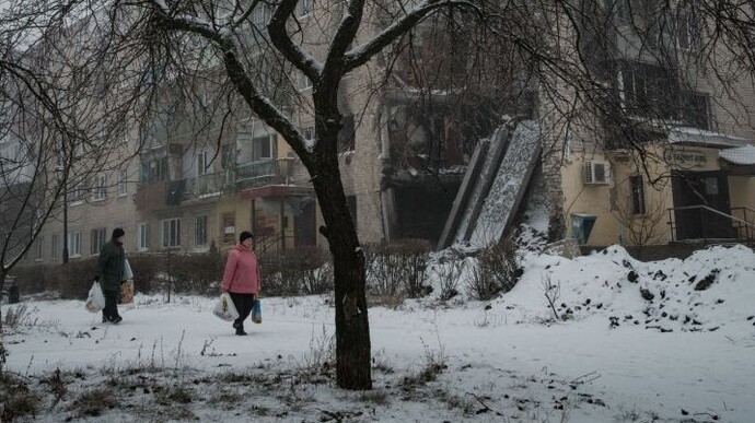 Окупанти б'ють касетними боєприпасами по Донеччині, накрили вогнем 21 населений пункт Херсонщини – ОВА