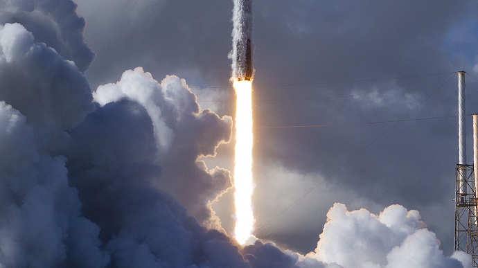 SpaceX за рекордно короткое время в седьмой раз запустила одну и ту же многоразовую ракету