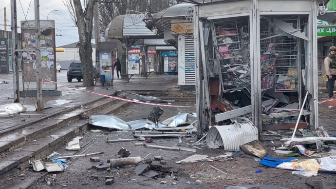 Россияне обстреливают Херсон: по меньшей мере 5 погибших