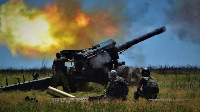 Russia loses 1,290 soldiers and 65 artillery systems over past day