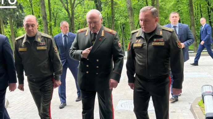 Лукашенко хоче, щоб його армія навчалася на уроках війни Росії проти України