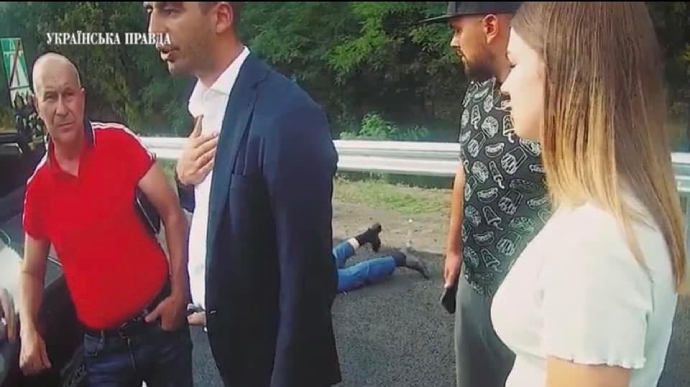 Це мій кент. Ніяких претензій не буде!: УП оприлюднила відео з Трухіним після ДТП