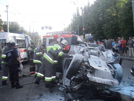Авария с участием четырех авто произошло утром 22 июня. фото - ГосЧС в Киеве