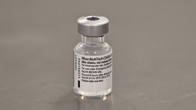 После вакцины Pfizer у медработника в Калифорнии обнаружили коронавирус  