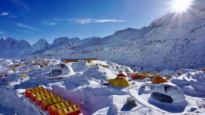 На Эвересте вспышка ковида: симптомы путают с горной болезнью