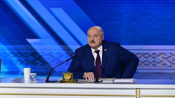 Belarusian leader claims he is being advised to turn away from Russia and fight together with Ukraine