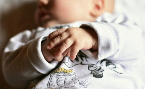 На Буковині у реанімації немовля: у матері підозра на COVID-19