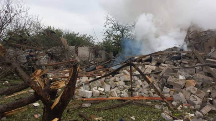 Russians strike village in Kharkiv Oblast: bodies of two people found under rubble – photo