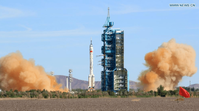 Шэньчжоу-12 отделился от космической станции Китая для возвращения на Землю
