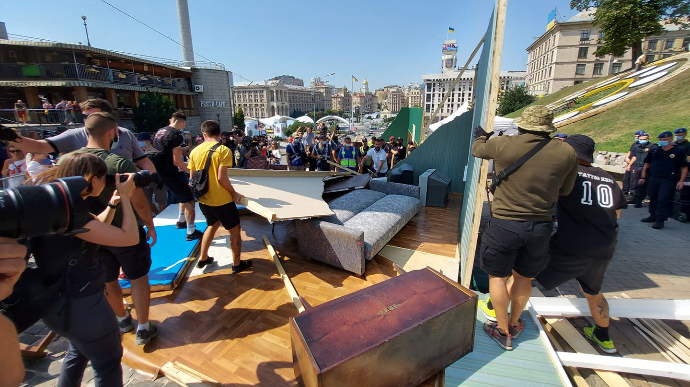 Музей Майдана перевел стрелки на КГГА: должны были согласовать скандальную инсталляцию