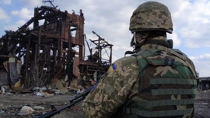 Россияне с боевиками обустраивают новые позиции возле Донецкого аэропорта и Широкино