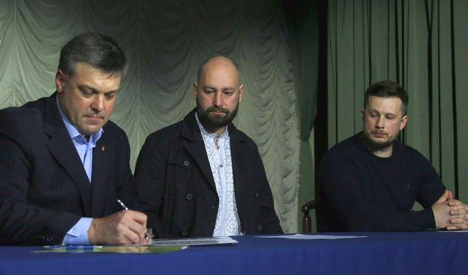 Тягнибок, Билецкий и Тарасенко подписали 