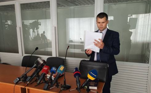Адвокат Мешечек отказался защищать Януковича 