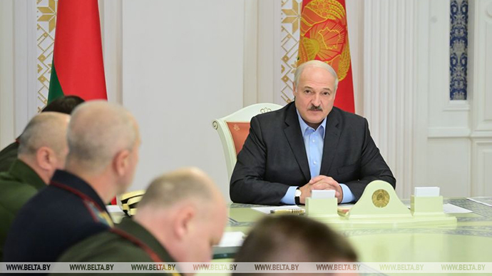Лукашенко сказав відвести війська від західного кордону: недешево обходиться
