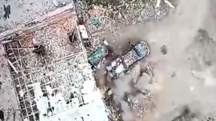 Russians on fire: Commander of Ground Forces shows how paratroopers kill occupiers