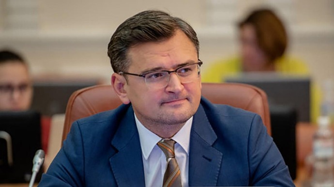 Кулеба уверяет, что МИД не будет мешать украинцам путешествовать в другие страны