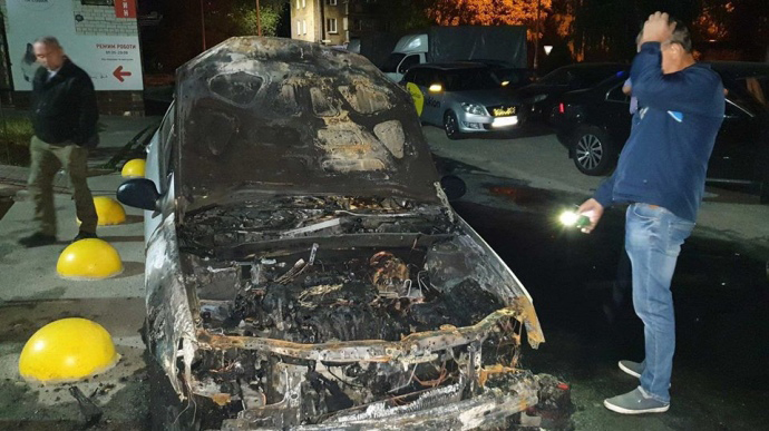 Полиция: Заказчикам поджога авто Схем было выгодно создать напряжение
