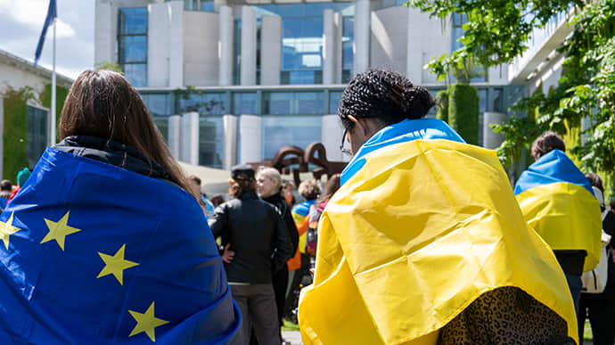 Europeans are more favourable to Ukraine's accession to EU than to other candidates 