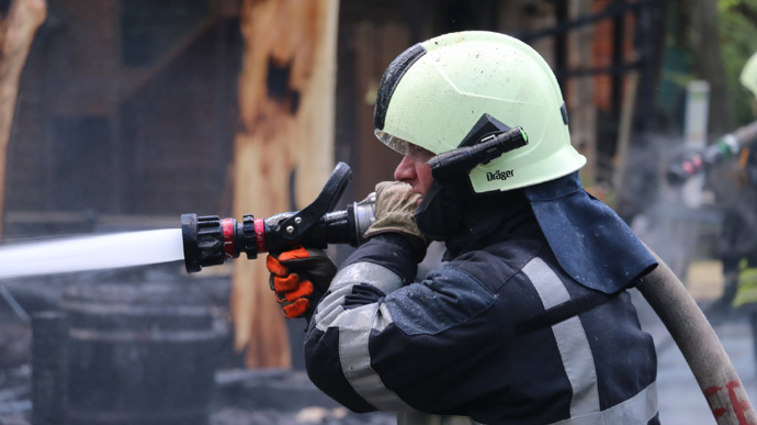 Оккупанты обстреляли центр Харькова: попали в парк отдыха и детские аттракционы