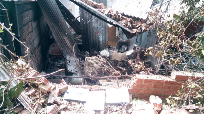 Война на Донбассе: боевики попали снарядом в жилой дом в Широкином