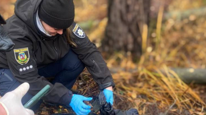 У лісі на Київщині знайшли тіло ще однієї жертви окупантів – поліція 