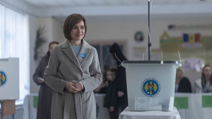 Moldovan president's adviser accuses Russia of massive interference in second round of elections – photos, video