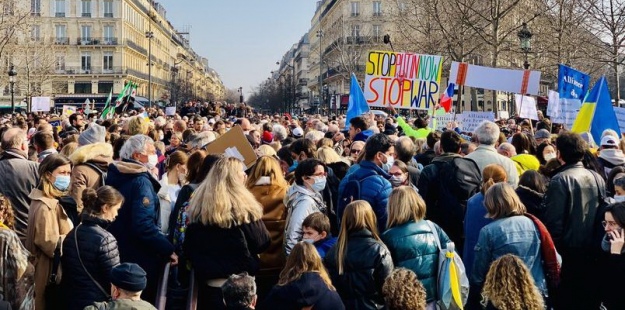 Во Франции прошли многотысячные митинги в поддержку Украины