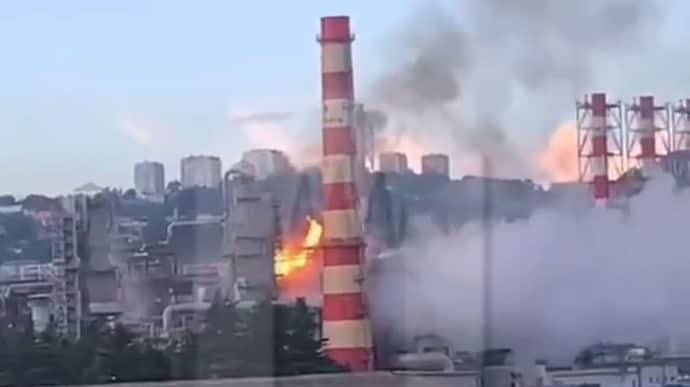 Reuters: Російський Туапсинський нафтопереробний завод зупинився після атаки безпілотників