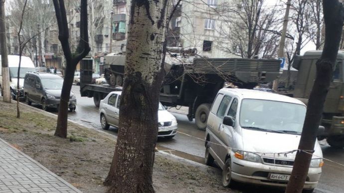 Оккупанты вводят круглосуточную комендантскую под Мелитополем и в Бердянске, Мариуполь укрепляют