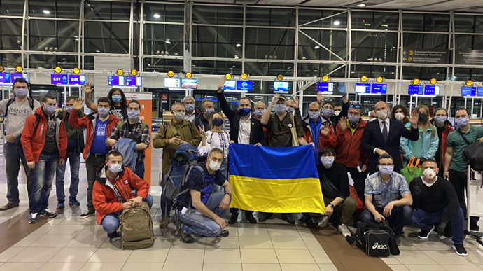 Українські полярники нарешті вирушили додому: очікують наступного тижня