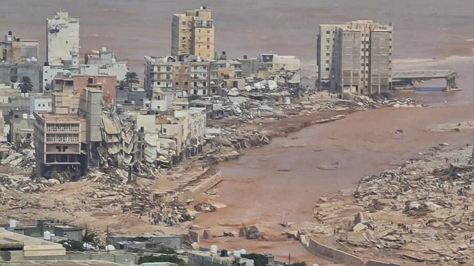 У Лівії через прорив дамби від повені загинуло щонайменше 2 тисячі людей