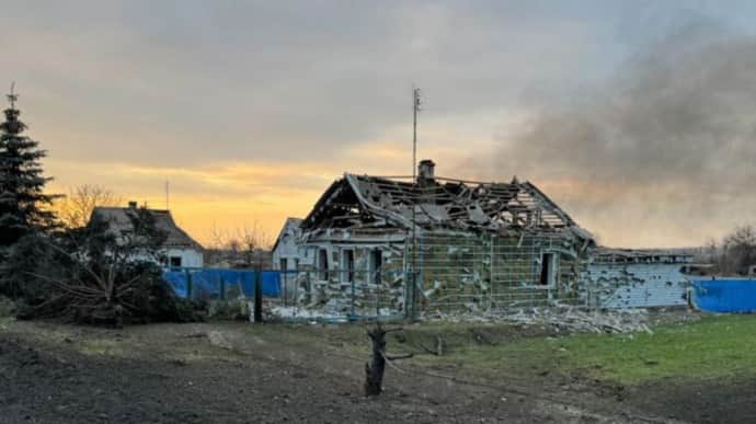 Russian attack on village in Donetsk Oblast with heavy rocket artillery kills 1 civilian, injures 4 teenagers – photo