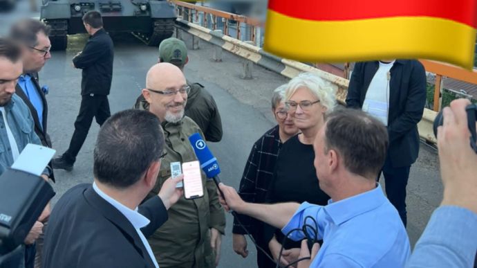 Глава Минобороны Германии внезапно прибыла в Одессу