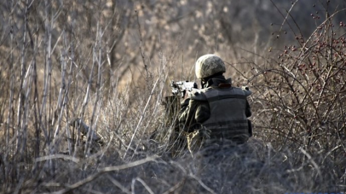Боевики совершили 7 обстрелов, двое украинских военных ранены