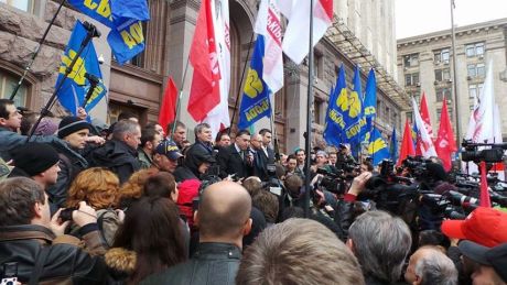 Оппозиция идет к Рыбаку. Фото Александра Аронца