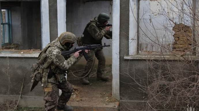 Россияне штурмуют 6 направлений, за сутки 67 боестолкновений - Генштаб