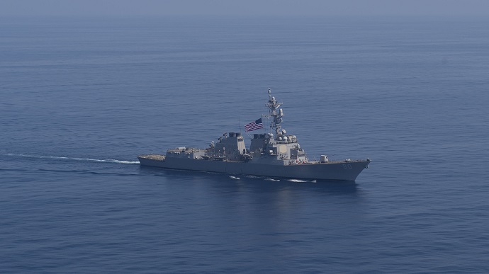 В Черное море идут два американских ракетных эсминца