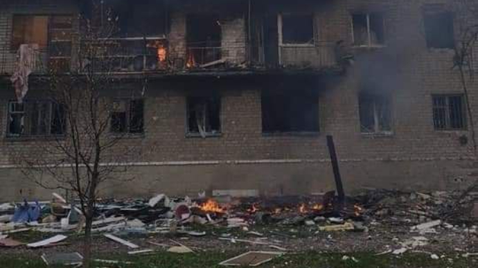 Luhansk region: 7 residential buildings hit by Russian shells, 4 civilians wounded