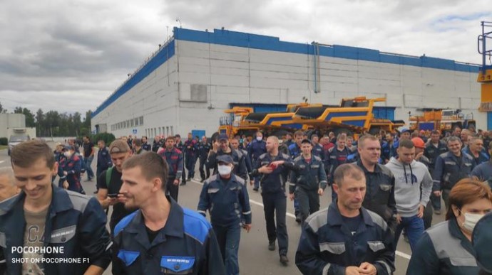На протест вийшли працівники БелАЗу