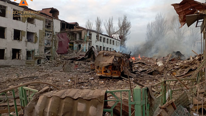 Russians destroy gymnasium in Orikhove, Zaporizhzhia Oblast