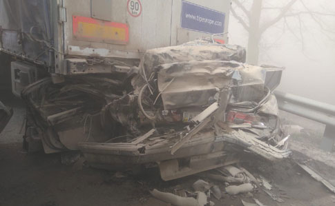 На Київщині через бурю сталася масштабна аварія: 4 загиблих  