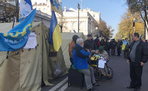 Влада Києва закликає протестувальників прибрати намети з Грушевського
