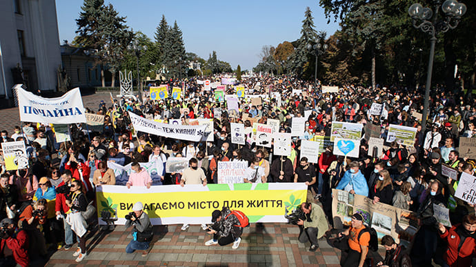 Марш за Киев: под КГГА с требованиями идут 18 колонн