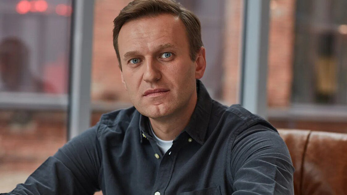 Суд відправив Навального у в'язницю