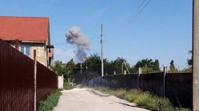 У Криму прогримів вибух в районі авіабази – ЗМІ