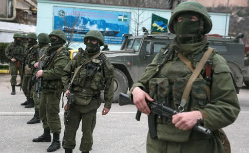 Оккупанты тянут в армию РФ более 3 тысячи крымчан