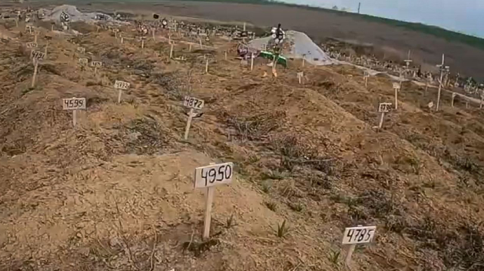 Big area of fresh graves appears in occupied Mariupol