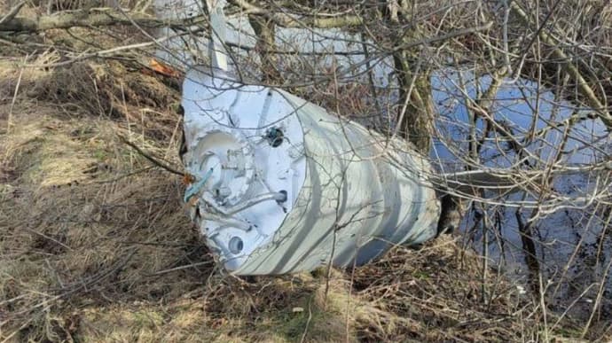 Не здетонувала: на Львівщині знайшли уламки збитої ракети